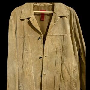 Vintage Men’s Claiborne Suede Trucker Jacket. Size XL
